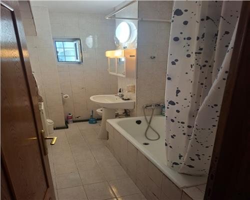 Apartament 64 mp utili langa parcul Sub Arini bd ul Victoriei
