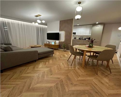 Apartament lux 3 camere 2 bai 3 balcoane 2 parcari si piscina