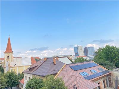 Studio de lux 40 mp cu balcon in zona Centrala