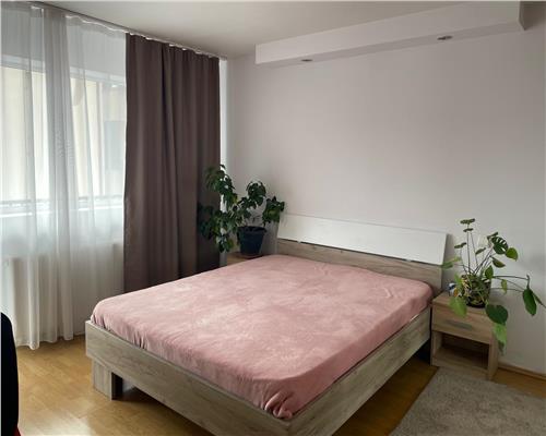 Apartament spatios cu 3 camere 2 balcoane si parcare Calea Turnisorului