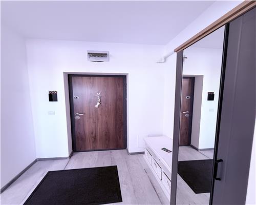 Apartament mobilat 2 camere balcon pod spatios si parcare