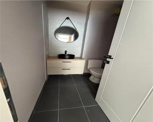 Apartament 3 camere etaj 1 cu 2 bai si 2 balcoane