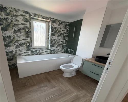 Apartament 3 camere etaj 1 cu 2 bai si 2 balcoane